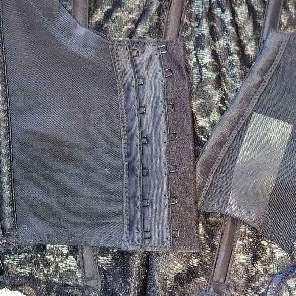 NWT Carnival Black Lace and Satin Bustier - Picture 6 of 7